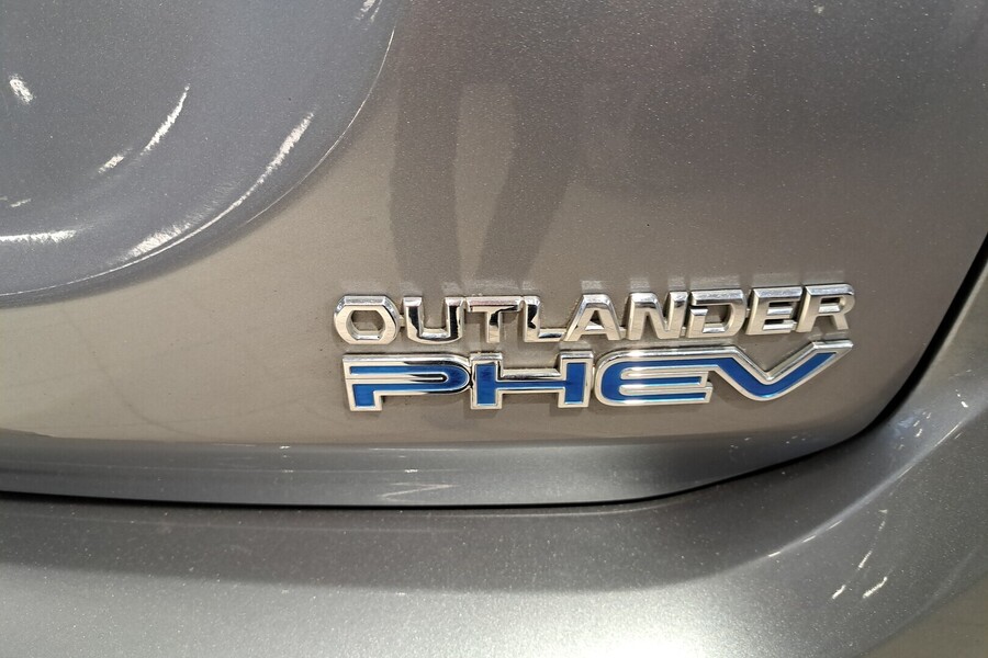 Mitsubishi Outlander PHEV vaihtoauto