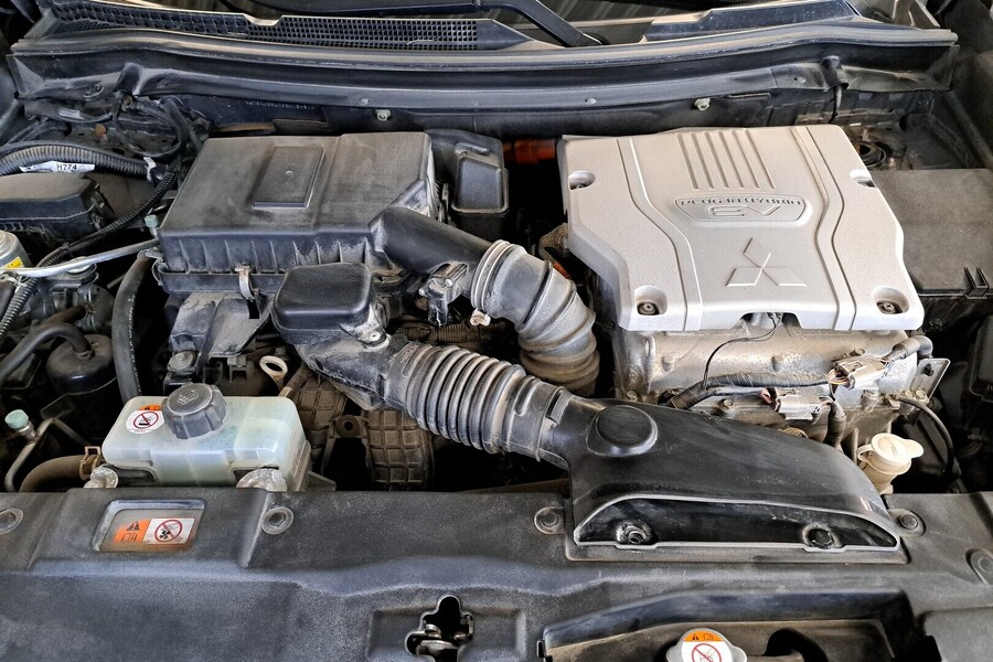 Mitsubishi Outlander PHEV vaihtoauto