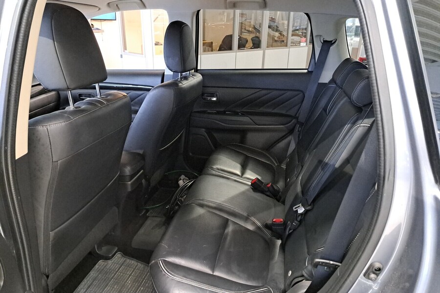 Mitsubishi Outlander PHEV vaihtoauto