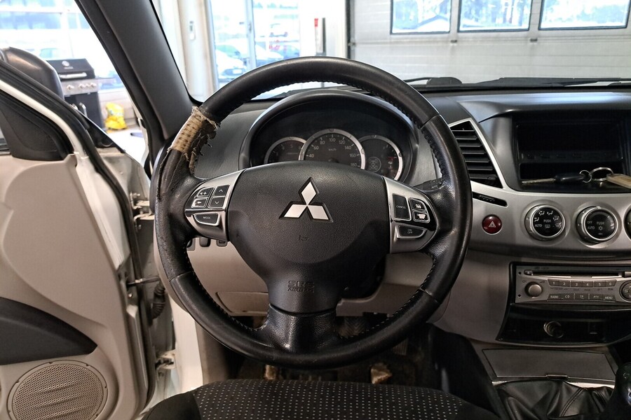 Mitsubishi L200 vaihtoauto