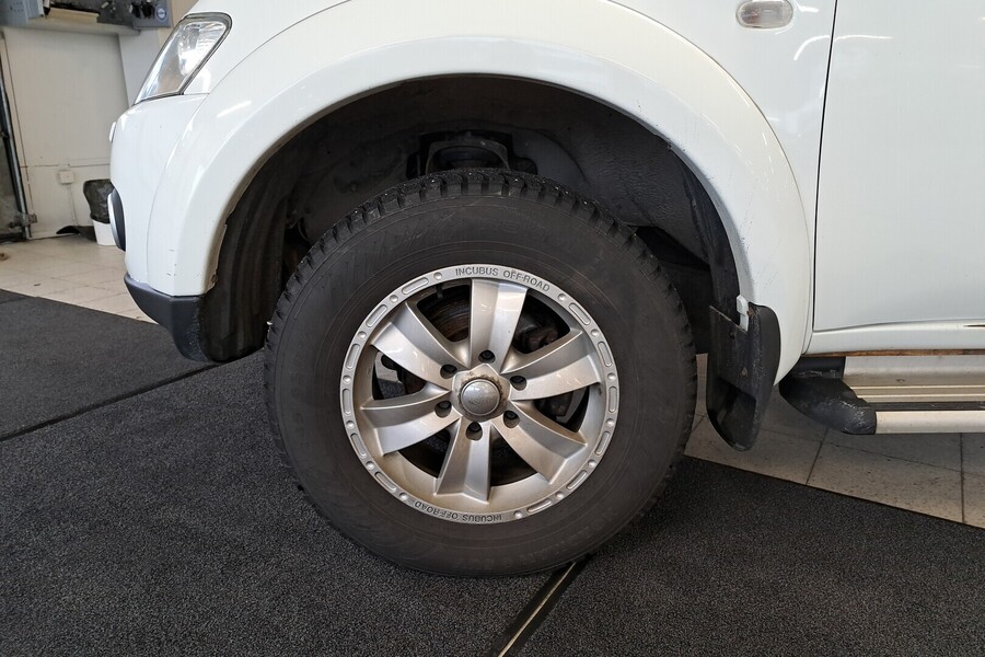 Mitsubishi L200 vaihtoauto