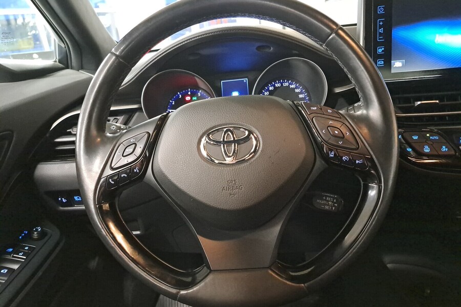 Toyota C-HR vaihtoauto