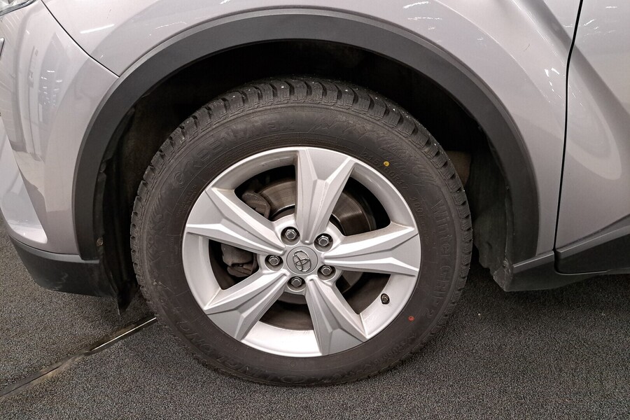 Toyota C-HR vaihtoauto