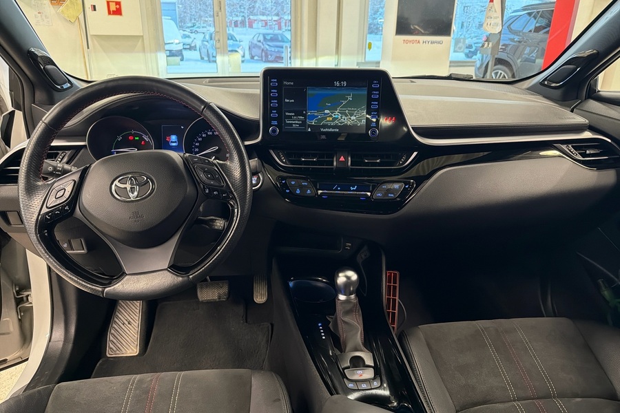 Toyota C-HR vaihtoauto