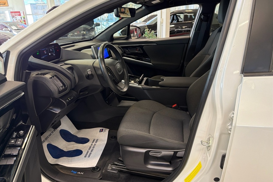 Toyota bZ4X vaihtoauto