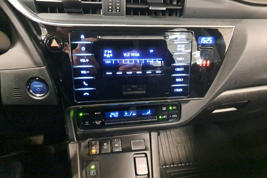 Toyota Auris vaihtoauto