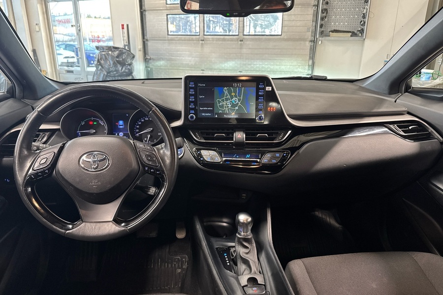 Toyota C-HR vaihtoauto