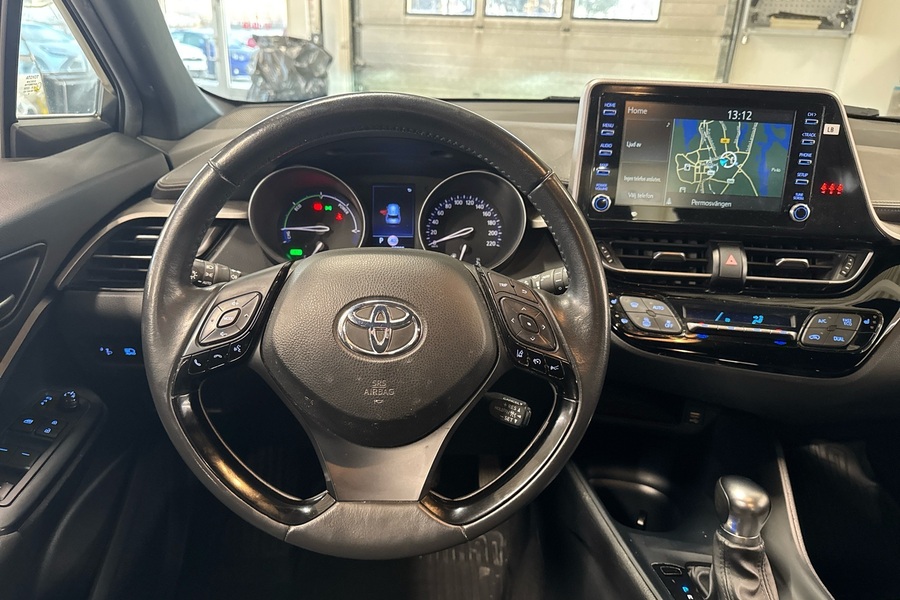 Toyota C-HR vaihtoauto