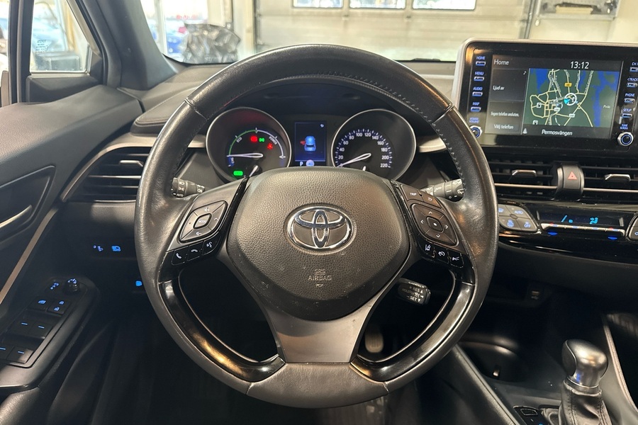 Toyota C-HR vaihtoauto