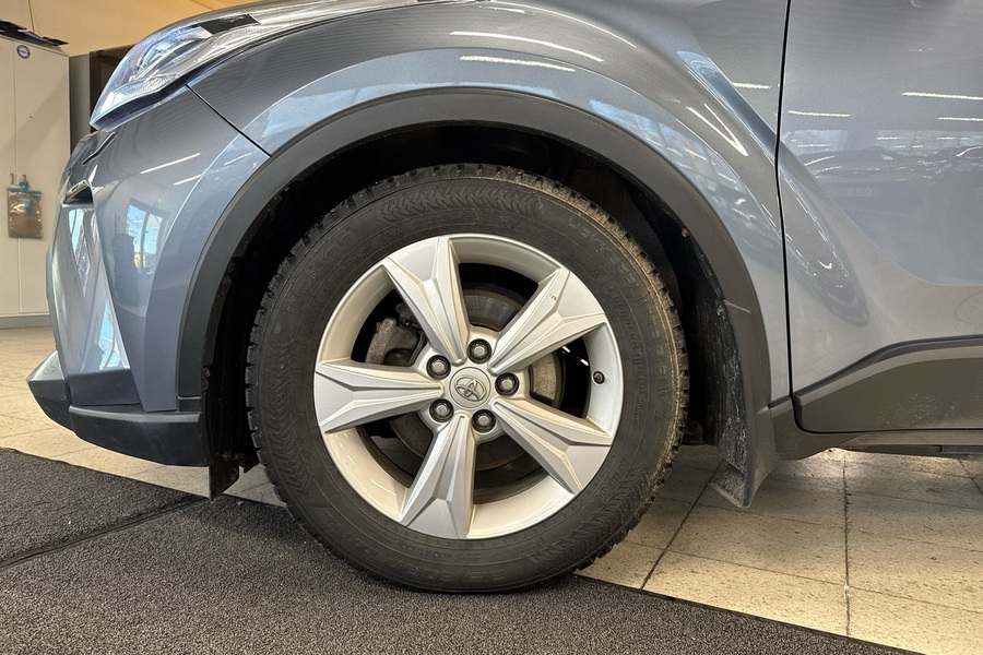 Toyota C-HR vaihtoauto