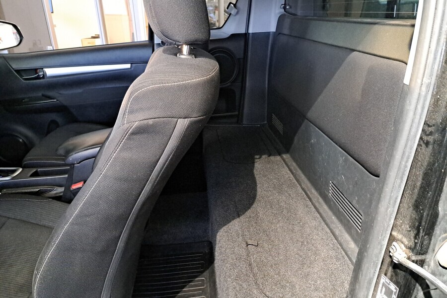 Toyota Hilux vaihtoauto