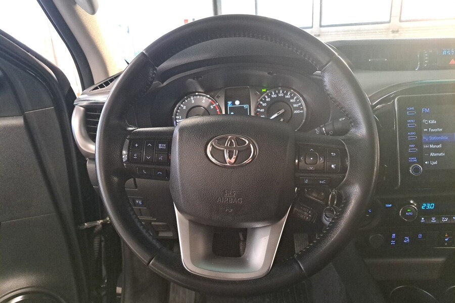 Toyota Hilux vaihtoauto