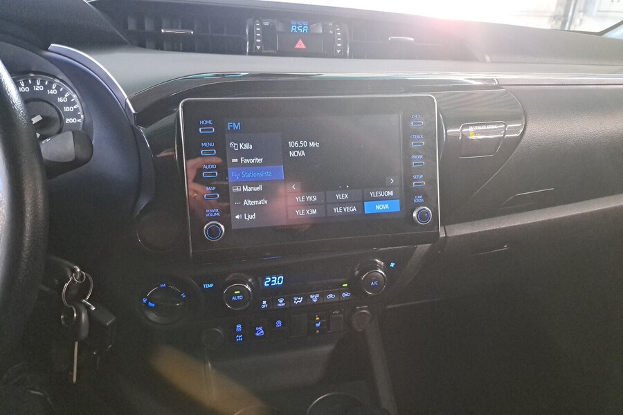 Toyota Hilux vaihtoauto