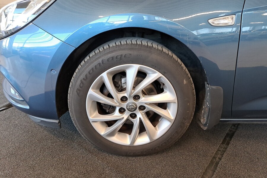 Opel Astra vaihtoauto