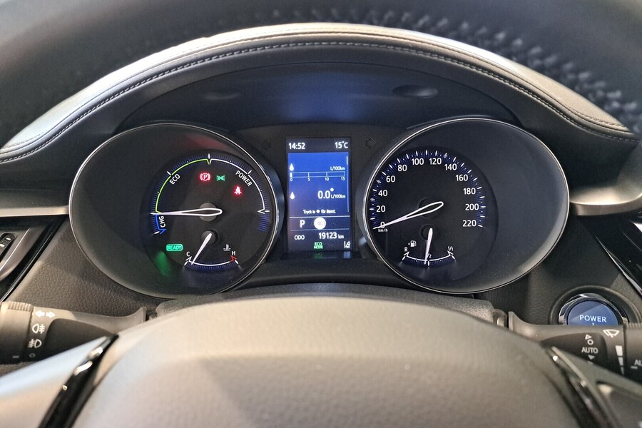 Toyota C-HR vaihtoauto