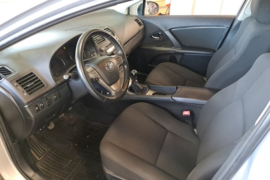 Toyota Avensis vaihtoauto