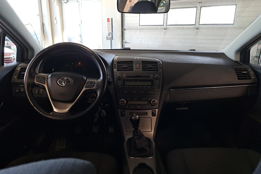 Toyota Avensis vaihtoauto