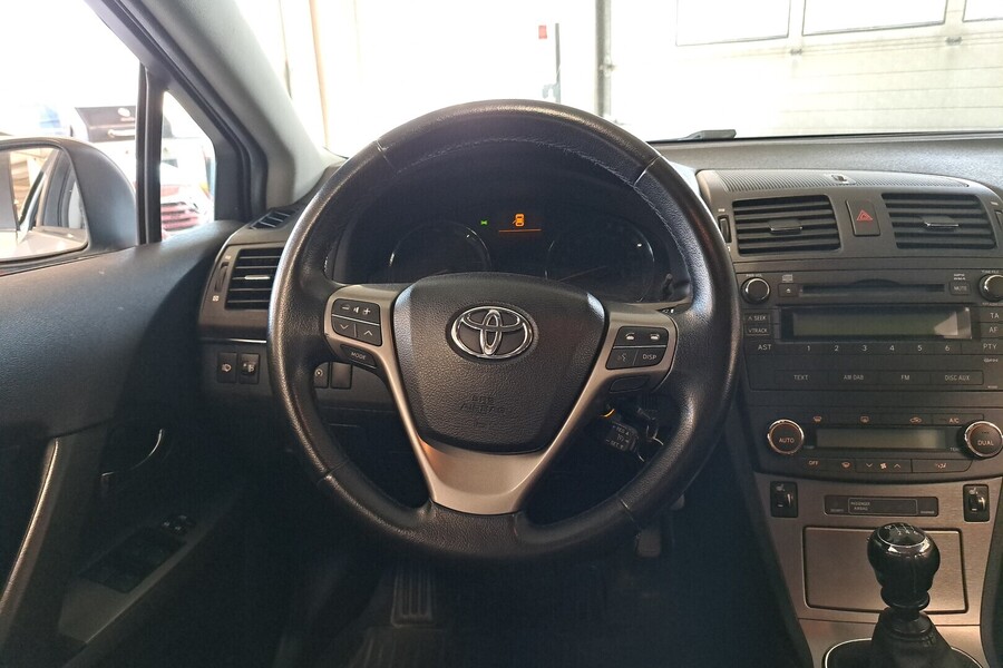 Toyota Avensis vaihtoauto