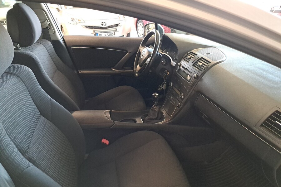 Toyota Avensis vaihtoauto