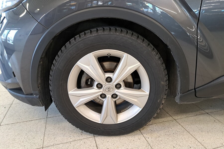 Toyota C-HR vaihtoauto