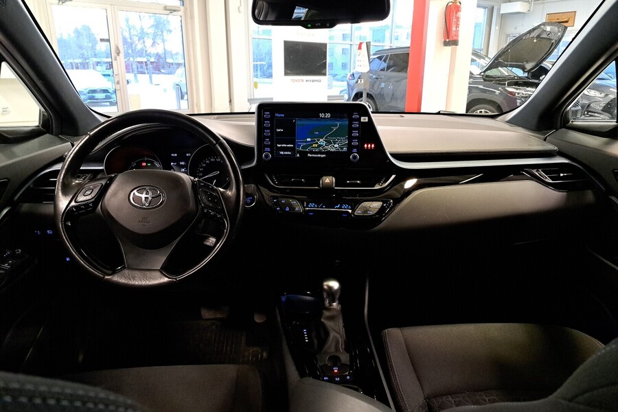 Toyota C-HR vaihtoauto