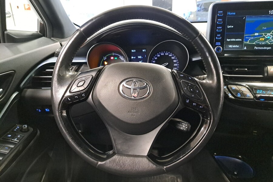 Toyota C-HR vaihtoauto