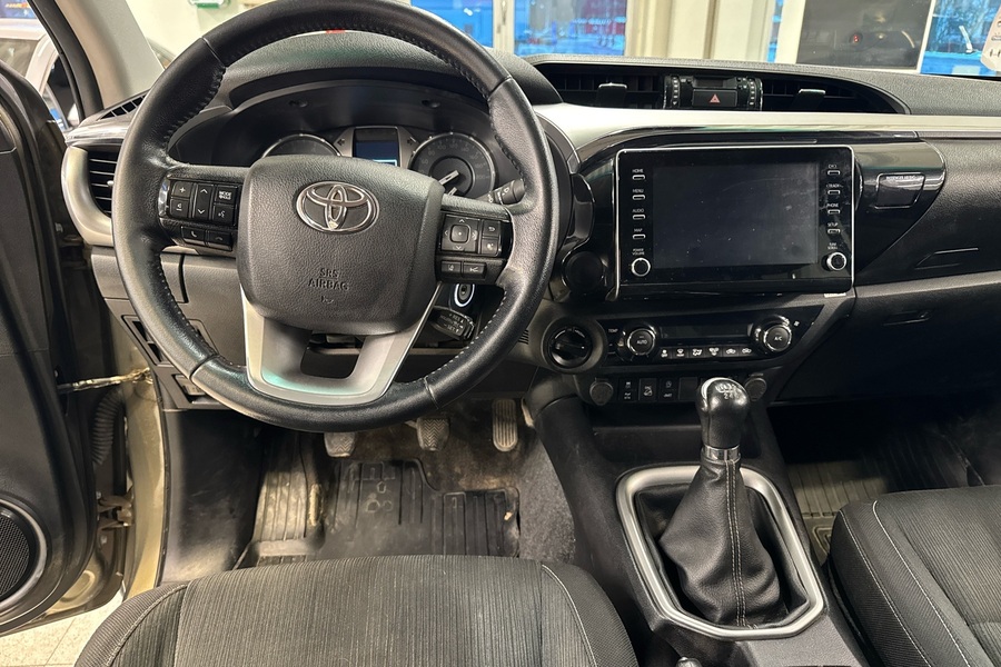 Toyota Hilux vaihtoauto
