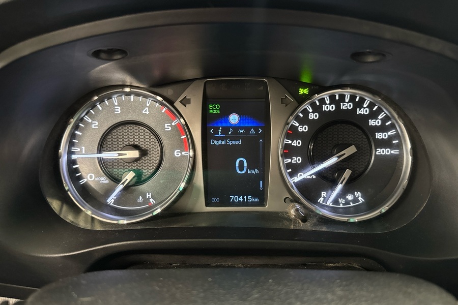 Toyota Hilux vaihtoauto