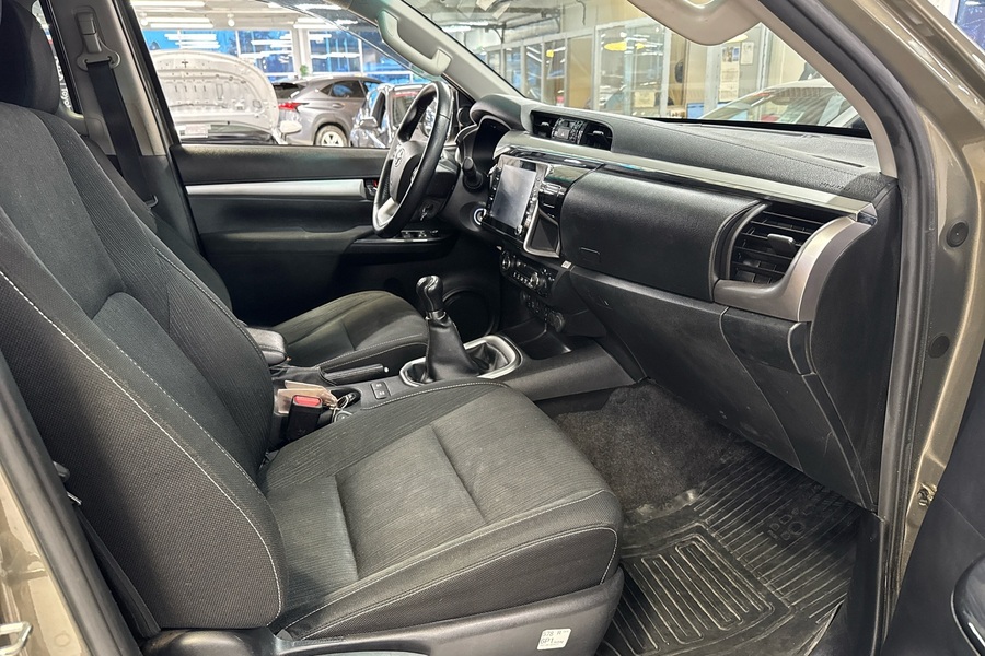 Toyota Hilux vaihtoauto