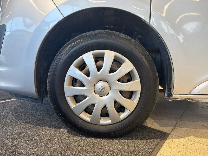 Opel Vivaro vaihtoauto