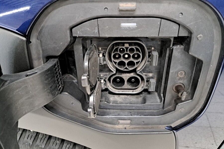 Toyota bZ4X vaihtoauto