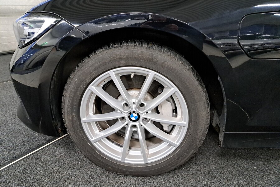 BMW 330 vaihtoauto