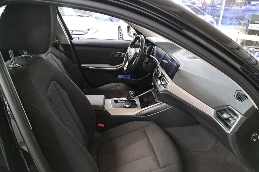 BMW 330 vaihtoauto