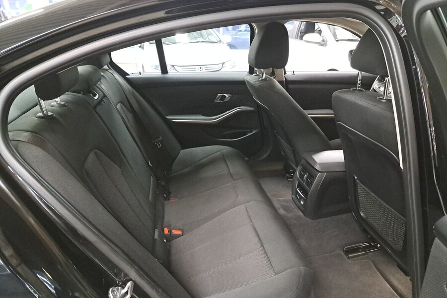 BMW 330 vaihtoauto