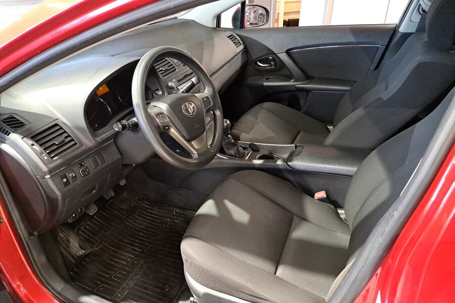 Toyota Avensis vaihtoauto