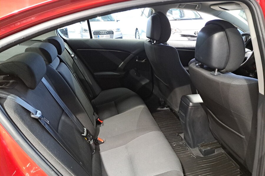 Toyota Avensis vaihtoauto