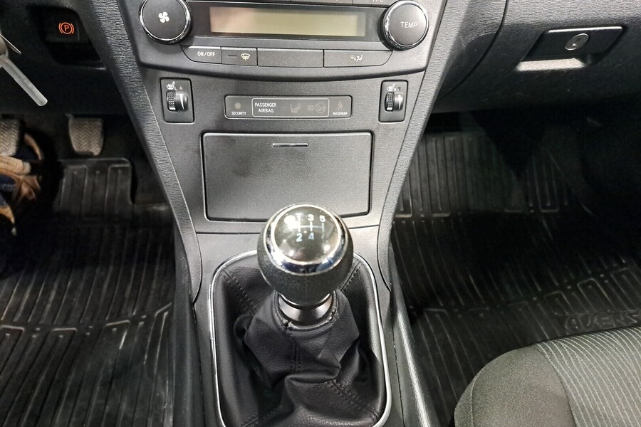 Toyota Avensis vaihtoauto