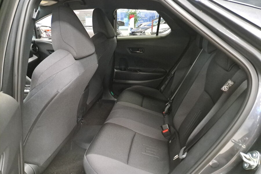 Toyota C-HR vaihtoauto