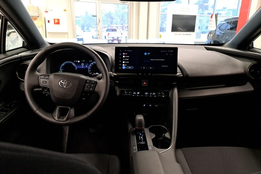 Toyota C-HR vaihtoauto