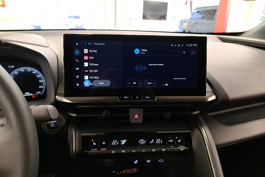 Toyota C-HR vaihtoauto