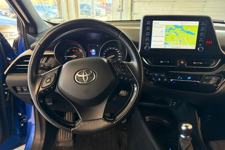 Toyota C-HR vaihtoauto