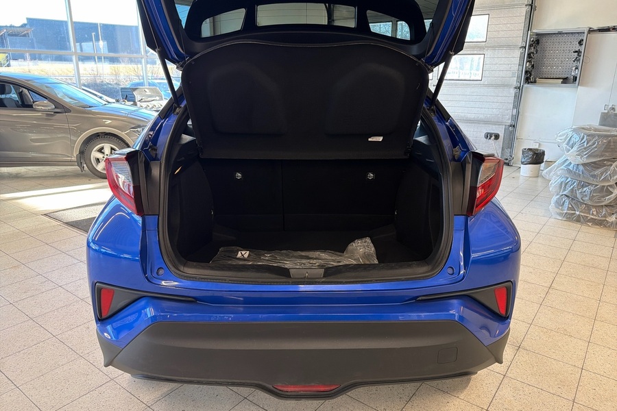 Toyota C-HR vaihtoauto