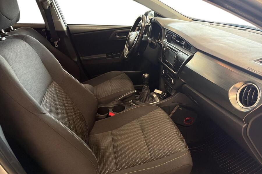 Toyota Auris vaihtoauto