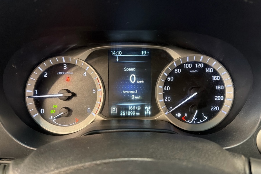 Nissan Navara vaihtoauto