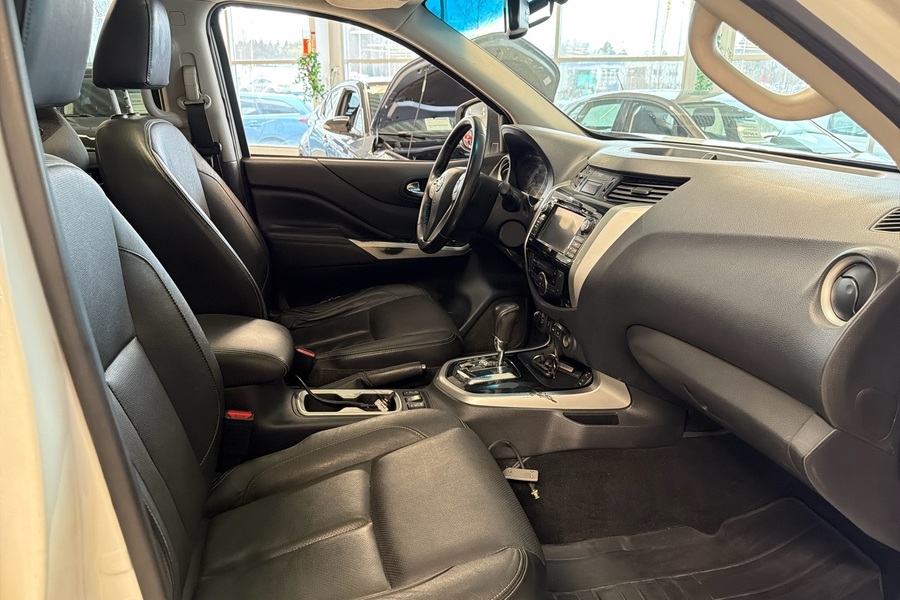 Nissan Navara vaihtoauto