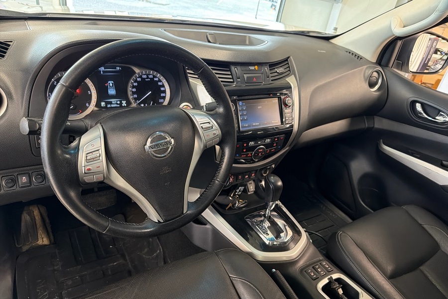 Nissan Navara vaihtoauto