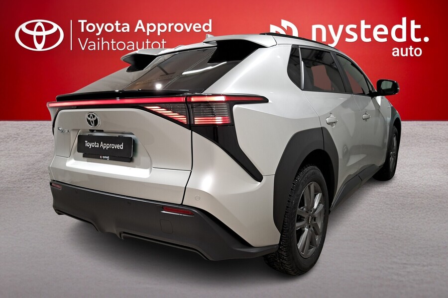 Toyota bZ4X vaihtoauto