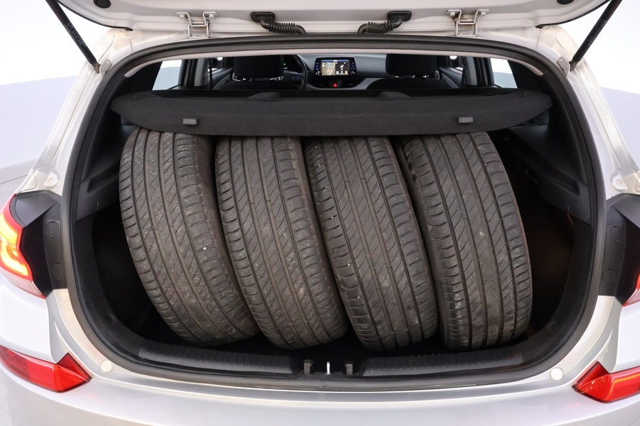 Hyundai i30 5d vaihtoauto