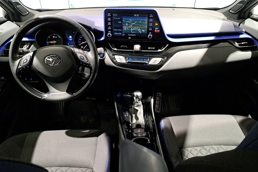 Toyota C-HR vaihtoauto