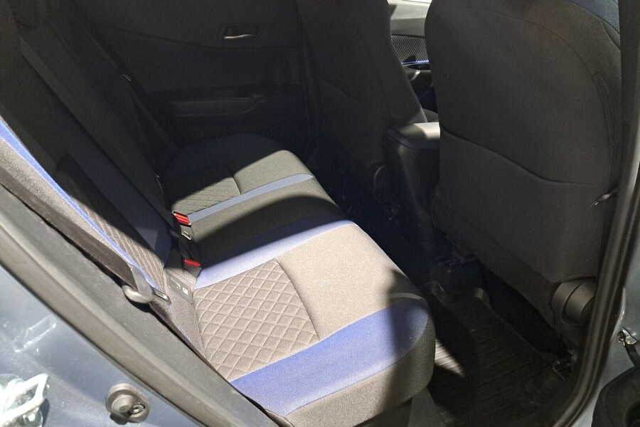 Toyota C-HR vaihtoauto